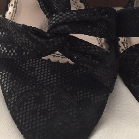 Shoes - Picture 5 of 6